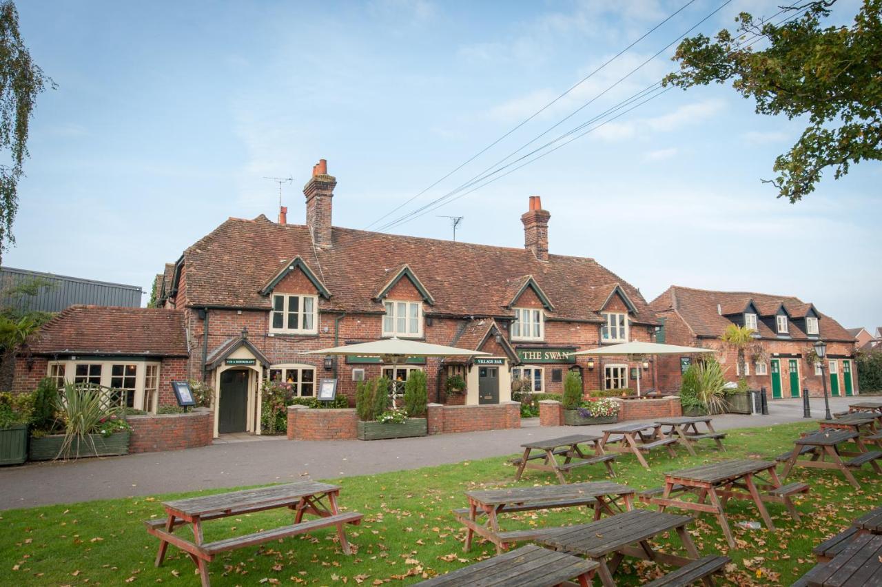 Swan, Thatcham By Marston'S Inns Exterior photo