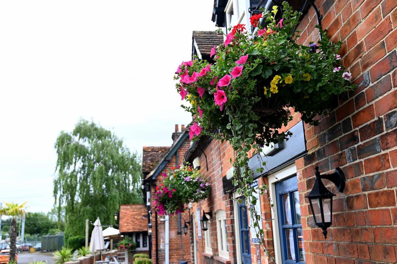 Swan, Thatcham By Marston'S Inns Exterior photo